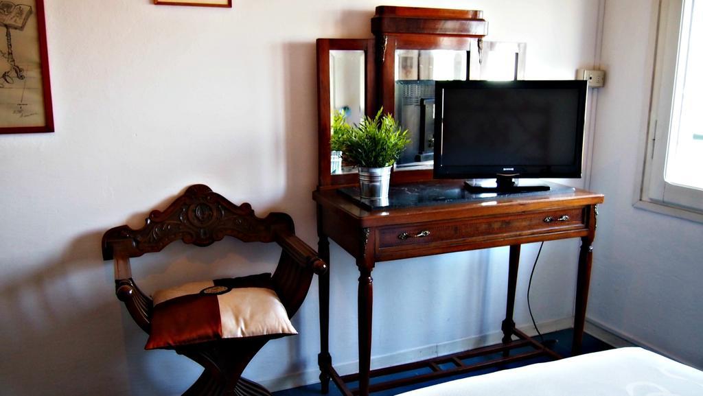 Hotel Villa Furia Μπελάρια-Ιτζέα Μαρίνα Δωμάτιο φωτογραφία