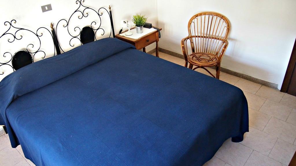 Hotel Villa Furia Μπελάρια-Ιτζέα Μαρίνα Δωμάτιο φωτογραφία